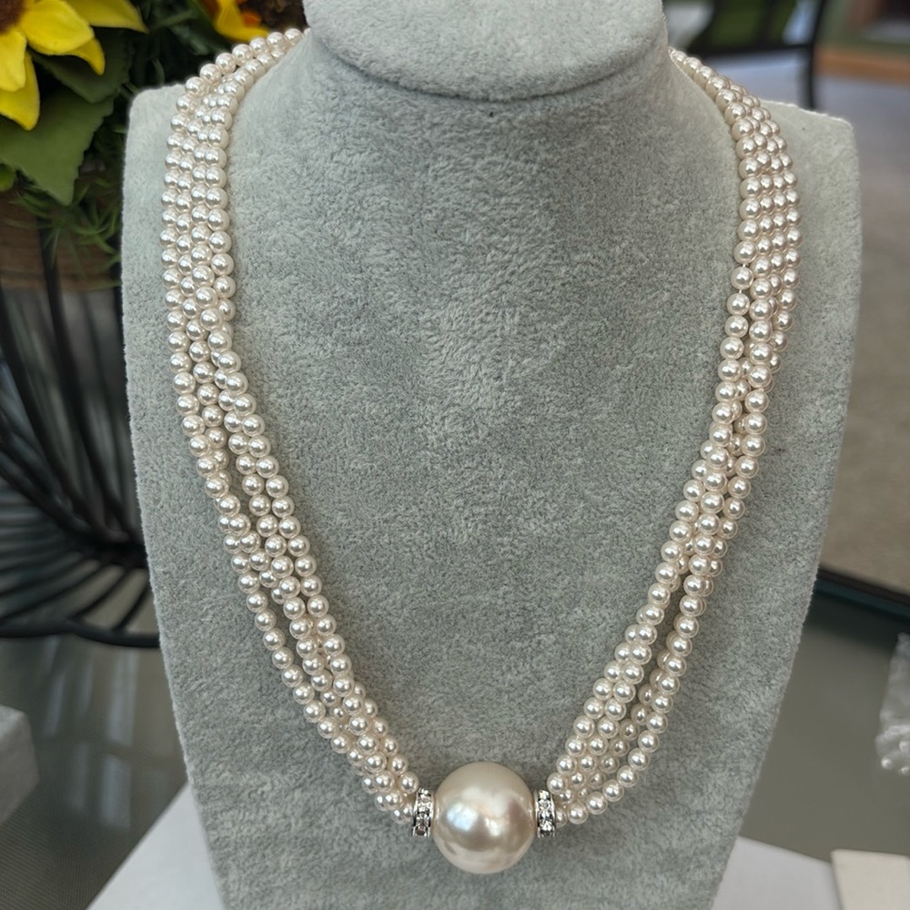 New Pearl Elegance Necklace